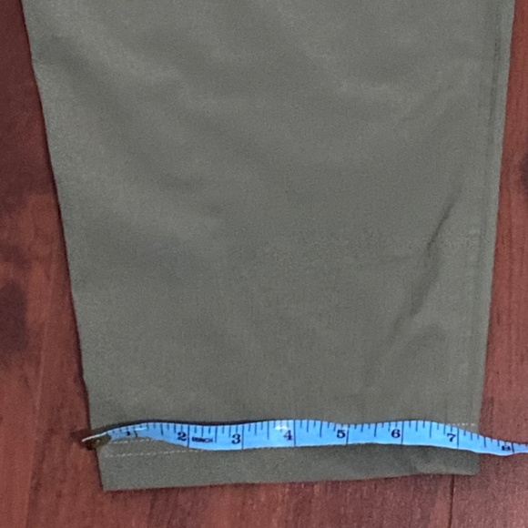 Old Navy  Medium Size Green Active Wear Jogger Pants - Picture 8 of 8